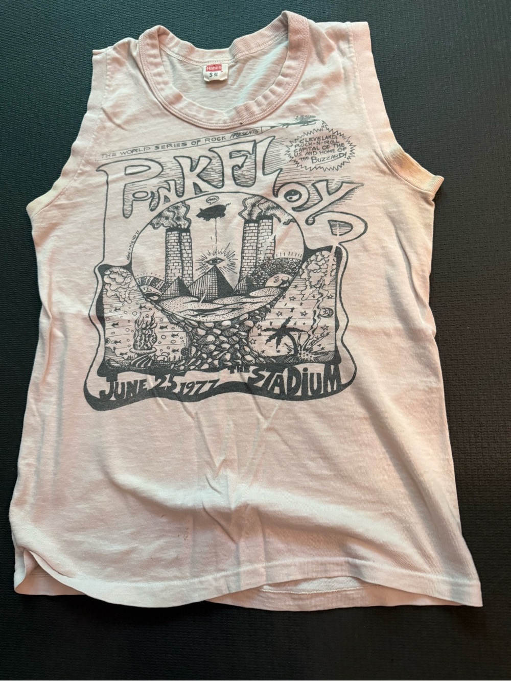 Original 1977 Pink Floyd Animals Concert Print Muscle Tee.